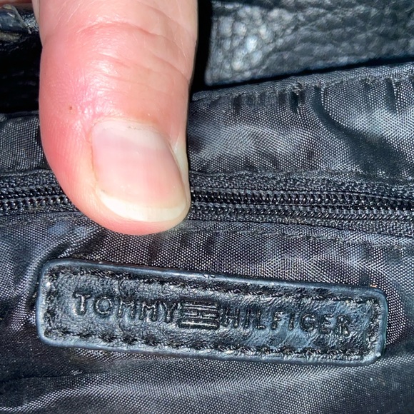 small black Tommy Hilfiger purse! - Picture 2 of 2